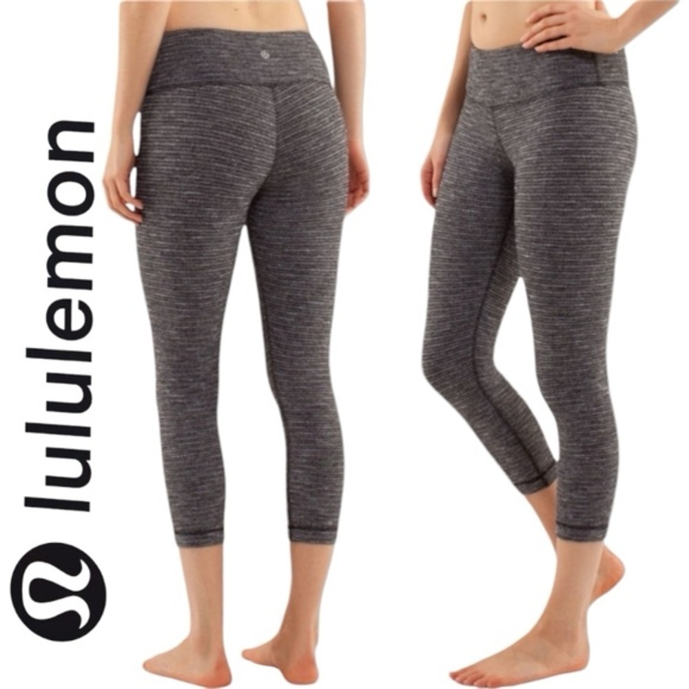 LULULEMON | Black 3/4 Mid Rise Leggings